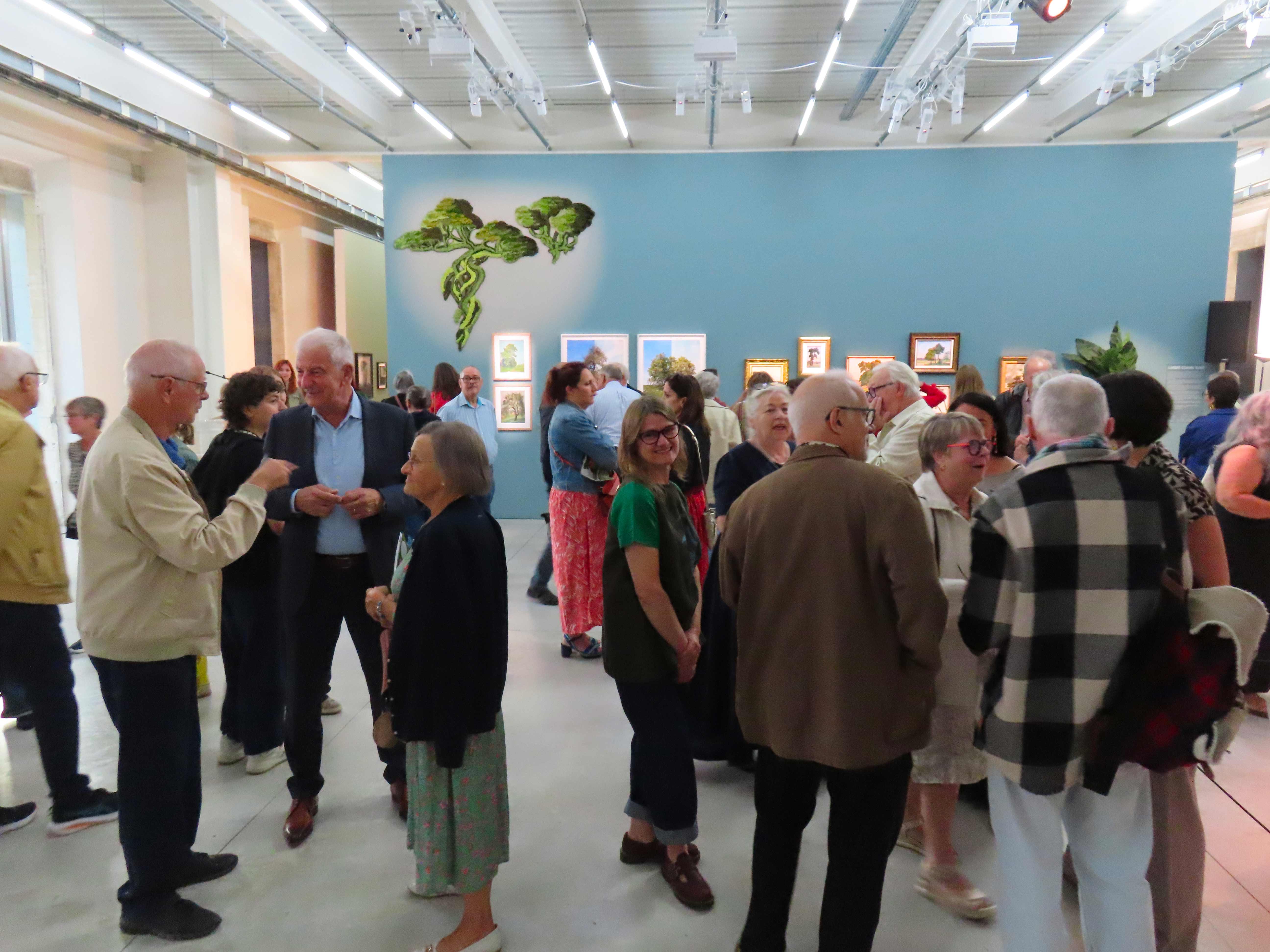 Public lors du vernissage